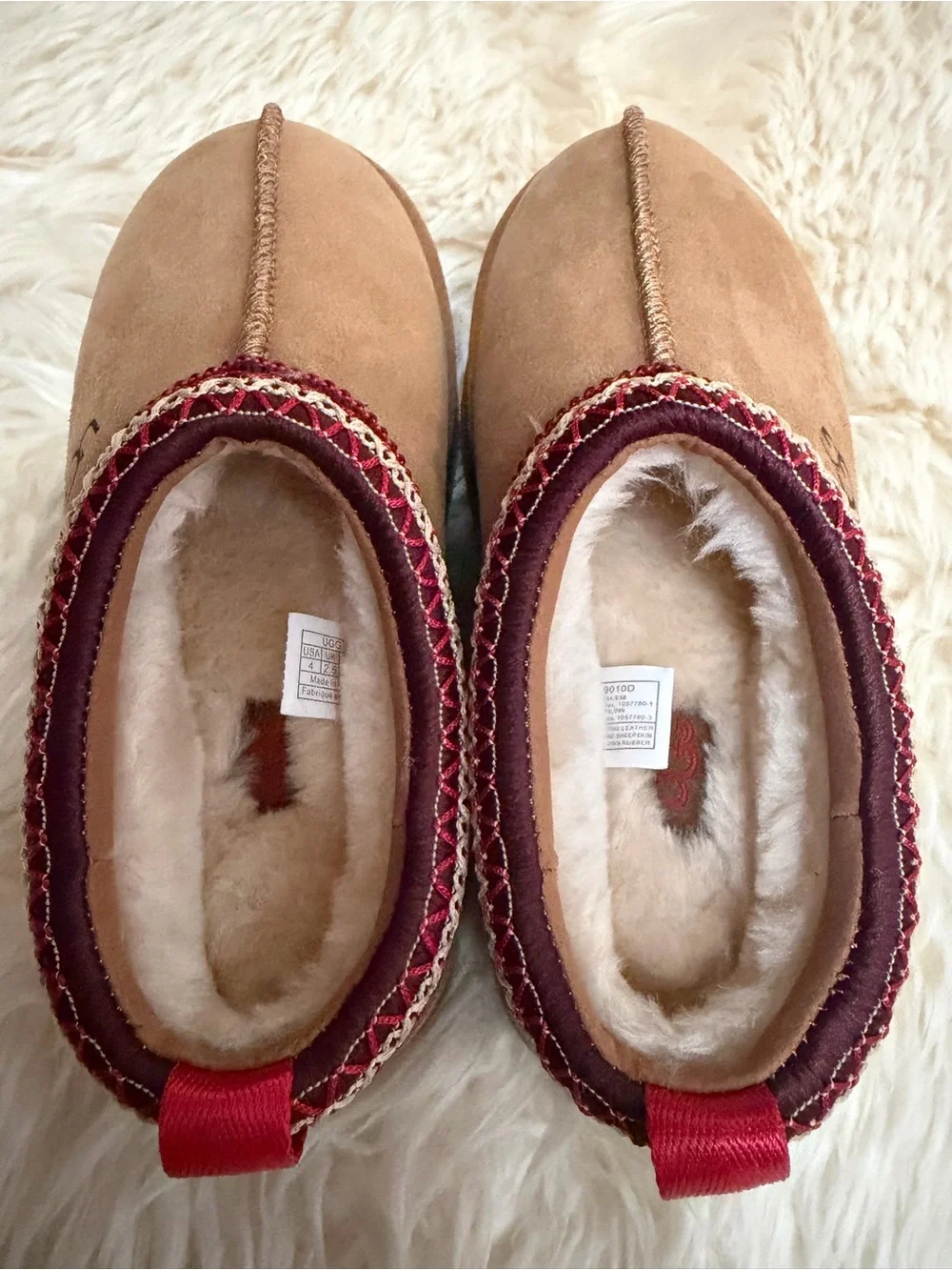 UGG kids Tazz II Chestnut Platform Slip-On Shoes with Red Trim 4 size